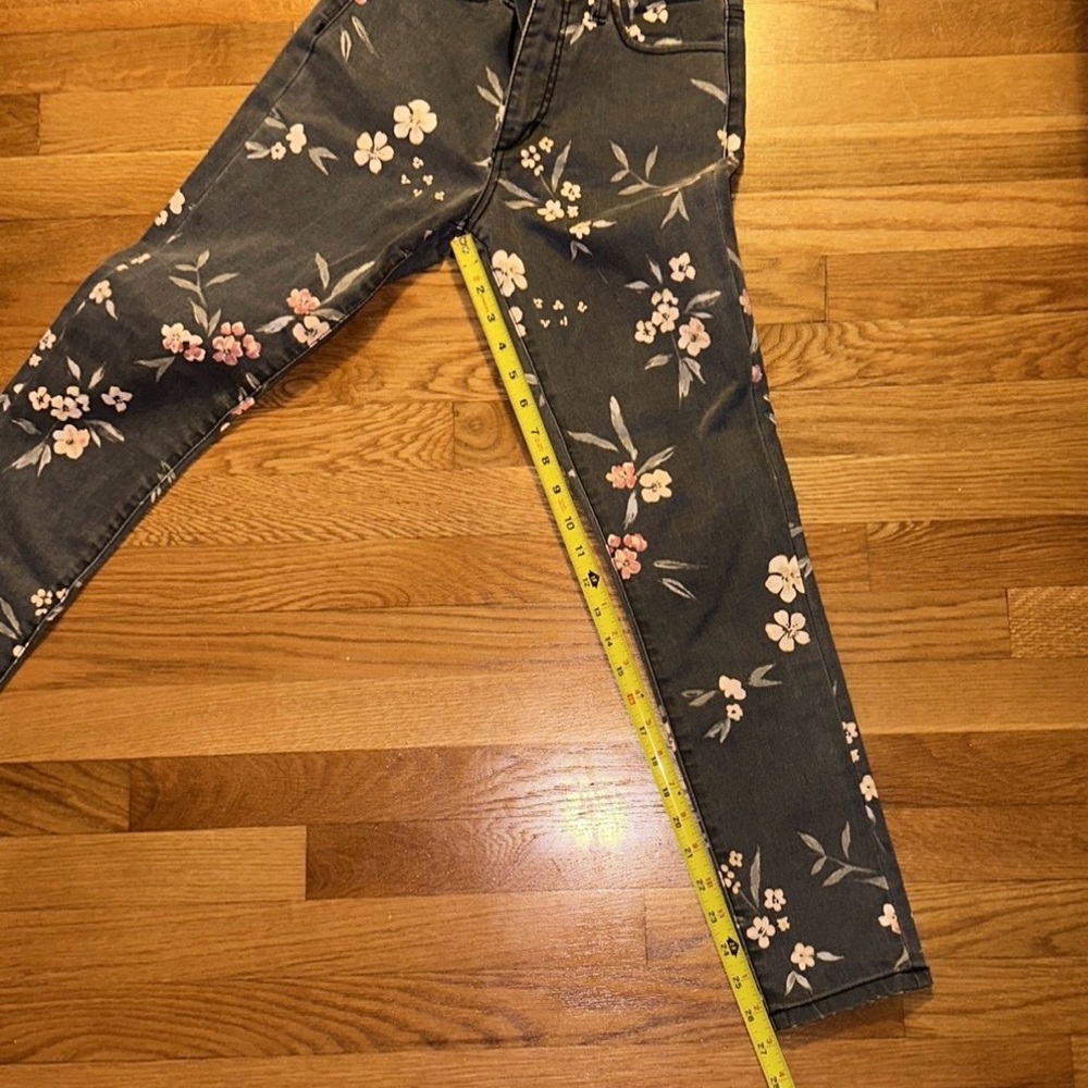 Joes Jeans Floral Print Slim Fit Women's Jeans - Gray with Pink Accents - Picture 3 of 3
